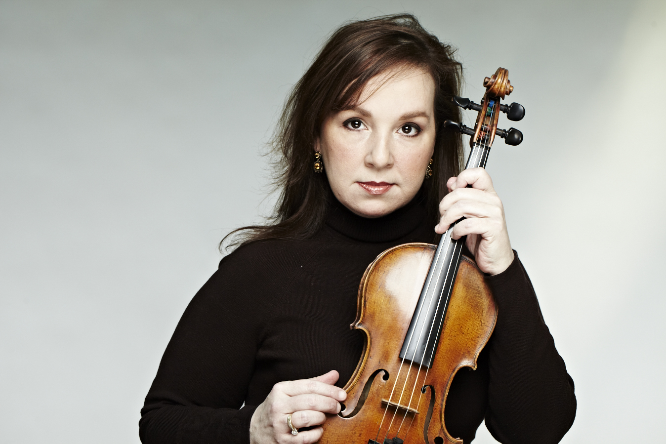 Evelyn Estava profile photo